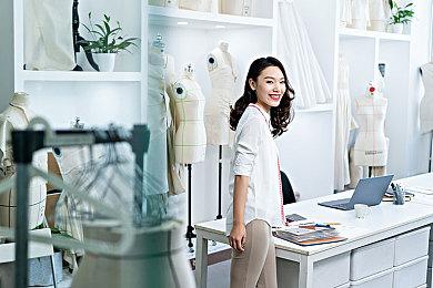 英伟达CEO黄仁勋：有华为在 美国就“搞不定”